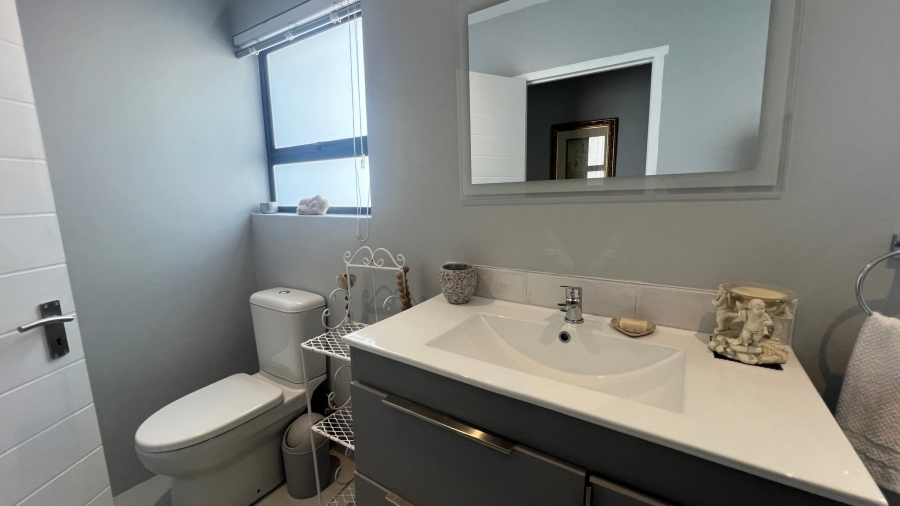 6 Bedroom Property for Sale in Jacobsbaai Western Cape